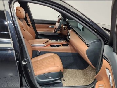 2021 Genesis GV70 — миниатюра 11