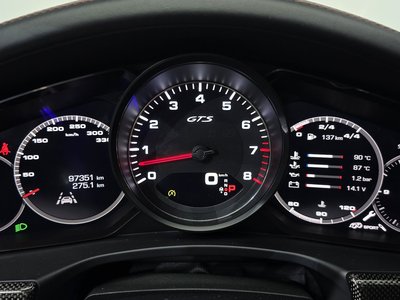 PORSCHE PANAMERA - 8