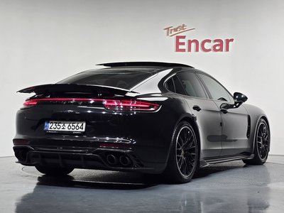 PORSCHE PANAMERA - 4