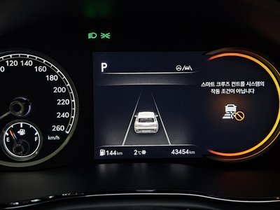 صورة 8 لـ 2021 Genesis GV70