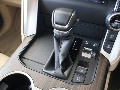 صورة مصغرة 25 لـ 2024 Toyota LAND CRUISER 300