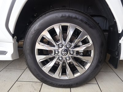 صورة مصغرة 54 لـ 2024 Toyota LAND CRUISER 300