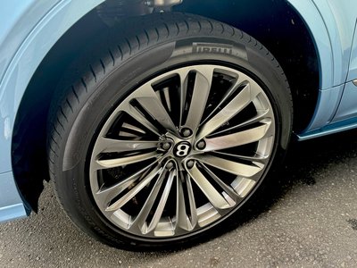 2023 Bentley BENTAYGA photo 7