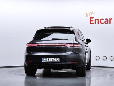 صورة 3 لـ 2021 Porsche MACAN