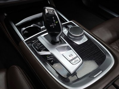 BMW 7 SERIES - 9