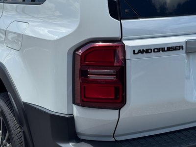 2025 Toyota LAND CRUISER 250 — миниатюра 25
