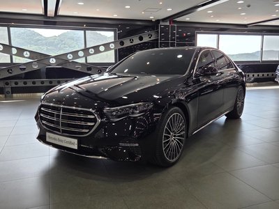 MERCEDES-BENZ E-CLASS - 1