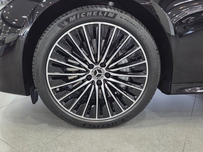 MERCEDES-BENZ E-CLASS - 8