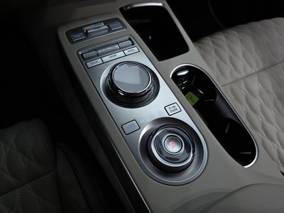2023 Genesis GV70 thumbnail 12