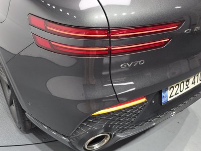 2023 Genesis GV70 photo 10