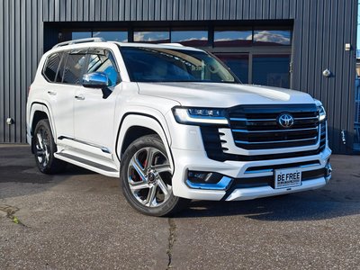 TOYOTA LAND CRUISER 300