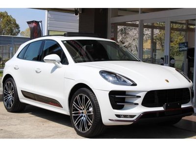 PORSCHE MACAN - 6