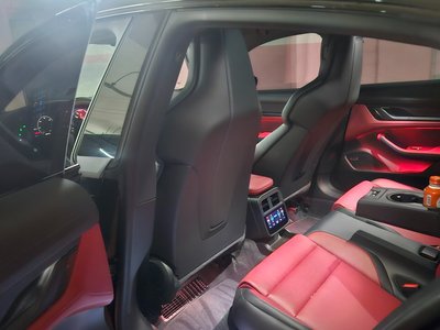 صورة 8 لـ 2025 Porsche TAYCAN