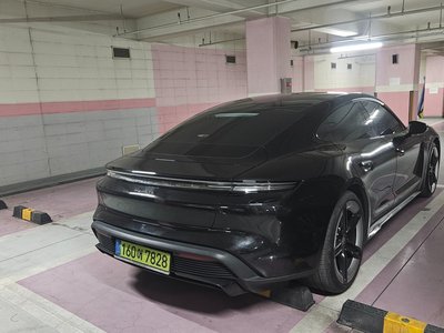 صورة 5 لـ 2025 Porsche TAYCAN