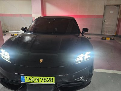 صورة 2 لـ 2025 Porsche TAYCAN