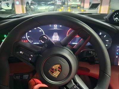 صورة 7 لـ 2025 Porsche TAYCAN