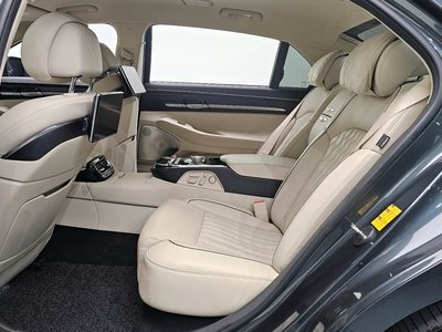 صورة مصغرة 18 لـ 2021 Genesis G90