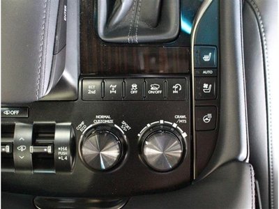صورة مصغرة 28 لـ 2018 Lexus LX