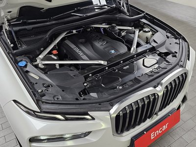 BMW X7 - 7