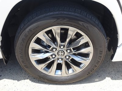 صورة مصغرة 36 لـ 2025 Toyota LAND CRUISER 300