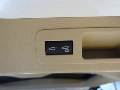 صورة مصغرة 43 لـ 2025 Toyota LAND CRUISER 300