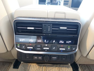 صورة مصغرة 65 لـ 2025 Toyota LAND CRUISER 300