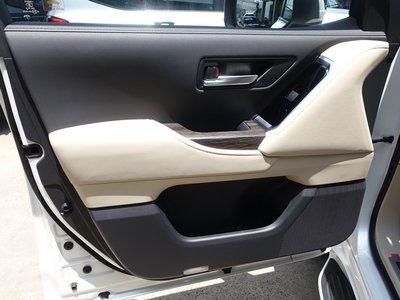 صورة مصغرة 51 لـ 2025 Toyota LAND CRUISER 300