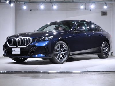 BMW 5 SERIES - 1