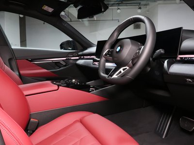 BMW 5 SERIES - 4