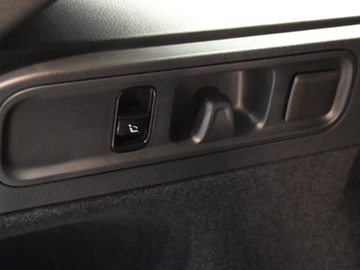 2025 MERCEDES-BENZ C-CLASS 缩略图 31