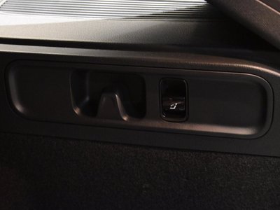 2025 MERCEDES-BENZ C-CLASS 缩略图 30
