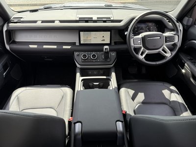 LAND ROVER DEFENDER - 2