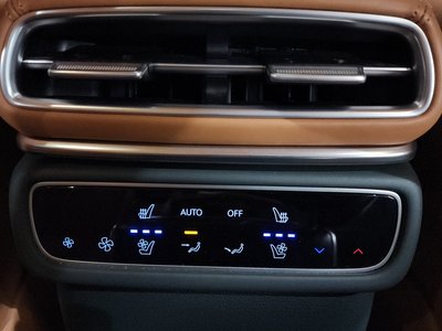 2024 Genesis GV80 thumbnail 34