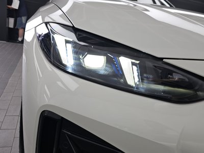 2025 BMW 4 SERIES photo 9