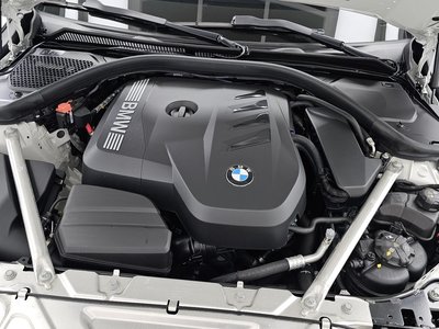 2025 BMW 4 SERIES photo 7