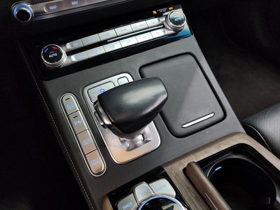 GENESIS G90 - 9