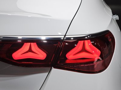 MERCEDES-BENZ E-CLASS - 10