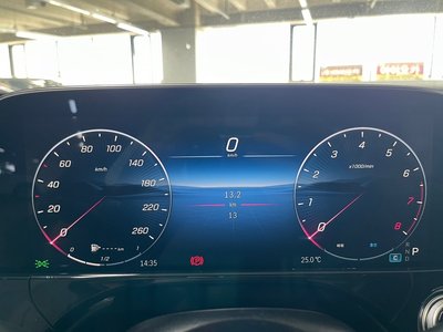 MERCEDES-BENZ E-CLASS - 10