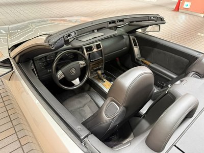 2008 Cadillac XLR — фото 9