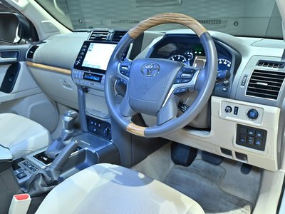 2023 Toyota LAND CRUISER PRADO — миниатюра 13