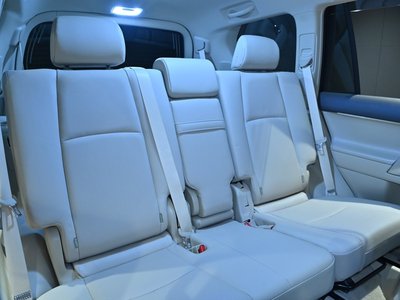 2023 Toyota LAND CRUISER PRADO — миниатюра 22