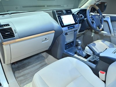 2023 Toyota LAND CRUISER PRADO — миниатюра 11