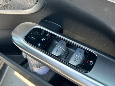 2025 Mercedes-BENZ C-CLASS — миниатюра 25