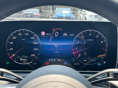 2025 Mercedes-BENZ C-CLASS — миниатюра 28