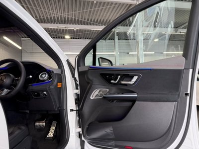 2026 Mercedes-BENZ EQE — миниатюра 17