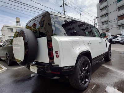 LAND ROVER DEFENDER - 10