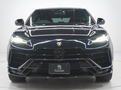 2023 Lamborghini URUS photo 2