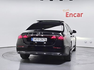 MERCEDES-BENZ E-CLASS - 4