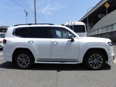 TOYOTA LAND CRUISER 300 - 10