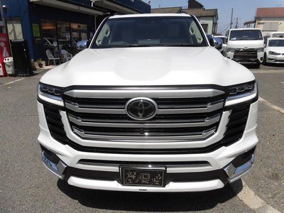 TOYOTA LAND CRUISER 300 - 8